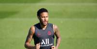 Neymar durante treino do Paris Saint-Germain  Foto: Charles Platiau / Reuters