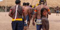 Indígenas se apresentam durante encontro que reuniu representantes 14 etnias e de quatro reservas extrativistas na Terra Indígena Menkragnoti, no Pará  Foto: Lucas Landau/Rede Xingu + / BBC News Brasil