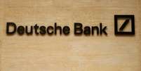 Logotipo do Deutsche Bank fotografa em Londres. 8/7/2019. REUTERS/Simon Dawson  Foto: Reuters