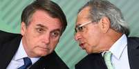 Novo imposto barrado por Bolsonaro divide especialistas em economia  Foto: AFP / BBC News Brasil