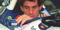 Ayrton Senna em sua Williams pouco antes do GP de San Marino de 1994, o último de sua vida  Foto: ANSA / Ansa - Brasil