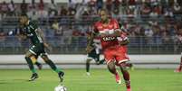 Willians Santana quer sequência do bom momento do CRB na temporada (Foto: Douglas Araújo/Divulgação/CRB)  Foto: Lance!