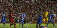 Paysandu ficou na bronca com pênalti marcado por Vuaden (Rafael Melo/MyPhoto Press/Lancepress!)  Foto: Lance!