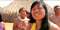 A indígena Ysani Kalapalo gravou vídeo defendendo que queimadas eram "fake news" contra governo. Gravação foi compartilhada por Bolsonaro.  Foto: Reprodução/Facebook / Estadão Conteúdo