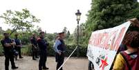 Policiais bloqueam manifestação em frente ao Parlamento da Catalunha
11/09/2019
REUTERS/Albert Gea  Foto: Reuters