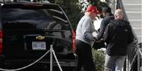 Trump regressa à Casa Branca após jogo de golfe no domingo; segundo delator veio à tona, de acordo com advogados que o representam  Foto: EPA / BBC News Brasil