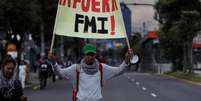 Protesto contra medidas de austeridade do governo do Equador em Quito, capital do país  Foto: EPA / Ansa - Brasil