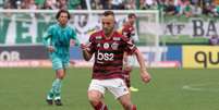 Rafinha passará por cirurgia para corrigir a fratura (Foto: Alexandre Vidal/CRF)  Foto: Gazeta Esportiva