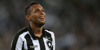 Gilson &eacute; d&uacute;vida para o cl&aacute;ssico contra o Vasco (Foto: Vitor Silva/SSPress/Botafogo)  Foto: Gazeta Esportiva