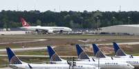 Aviões da United Airlines no aeroporto George Bush Intercontinental, em Houston, Texas. 18/3/2019.  REUTERS/Loren Elliott  Foto: Reuters