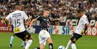 Jogador Jobson durante a partida entre Corinthians SP e Santos SP, v&aacute;lida pela S&eacute;rie A do Campeonato Brasileiro 2019, no Est&aacute;dio Arena Corinthians em S&atilde;o Paulo (SP), neste s&aacute;bado (26)  Foto: Andr&eacute; Anselmo / Futura Press