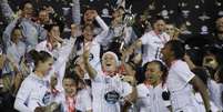 Jogadoras do Corinthians comemoram título da Libertadores  Foto: @LibertadoresFEM