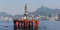 Plataforma de petróleo da Petrobras na baía de Guanabara, no Rio de Janeiro
26/03/2010
REUTERS/Bruno Domingos  Foto: Reuters