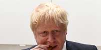 Premiê britânico, Boris Johnson, durante visita a fábrica de alimentos no País de Gales
08/11/2019 Daniel Leal-Olivas/Pool via REUTERS   Foto: Reuters