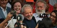 Lula foi libertado após 19 meses na prisão  Foto: Carl de Souza/AFP / BBC News Brasil