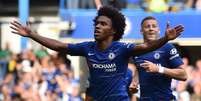 Willian em campo pelo Chelsea (Foto: Glyn Kirk / AFP)  Foto: LANCE!