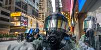 Confrontos entre a polícia e manifestantes estão cada vez mais violentos  Foto: Getty Images / BBC News Brasil