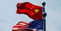 Bandeiras da China e dos EUA
30/07/2019
REUTERS/Aly Song  Foto: Reuters