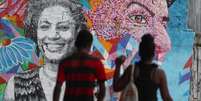 Homenagens à vereadora assassinada Marielle Franco no Rio de Janeiro; ainda não está esclarecido quem seria o mandante do crime  Foto: REUTERS/Sergio Moraes / BBC News Brasil