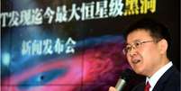 Liu Jifeng, do Observatório Astronômico Nacional da China, é o coordenador de um grupo de cientistas que publicou um estudo sobre as descobertas do maior buraco negro já visto.  Foto: Getty Images / BBC News Brasil
