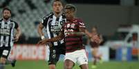 Luiz Fernando foi absolvido pela expulsão na partida (Alexandre Vidal / Flamengo)  Foto: Lance!