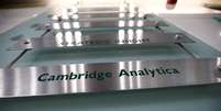 Placa com nome da consultoria política Cambridge Analytica. 21/3/2018.   REUTERS/Henry Nicholls  Foto: Reuters