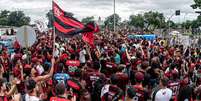 Torcida deve lotar a área próxima ao Terminal de Cargas do Galeão (Foto: Paula Reis / Flamengo)  Foto: Lance!