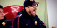 Klopp, técnico do Liverpool, foi confundido com Di Francesco, da Roma (Foto: Reprodução)  Foto: LANCE!