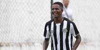 Renyer não deve renovar com o Santos (Pedro Azevedo/SFC)  Foto: Gazeta Esportiva