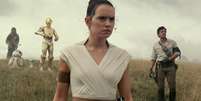 Daisy Ridley interpreta Rey, uma das protagonistas da terceira trilogia de Star Wars  Foto: Divulga&ccedil;&atilde;o / BBC News Brasil
