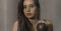 Daniella Perez na última cena que gravou, uma hora antes de ser assassinada  Foto: YouTube / Reprodução