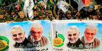 Manifestantes protestam em Bagd&aacute; cntra morte do chefe ex&eacute;rcito iraniano Qassem Soleimani e o l&iacute;der de mil&iacute;cia iraquiano Abu Mahdi al-Muhandis. 4/1/2020. REUTERS/Thaier al-Sudani   Foto: Reuters