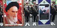 Policiais iranianos participam de homenagem ao general Qassem Soleimani, morto num ataque a&eacute;reo pelos EUA.  4/1/2020. Nazanin Tabatabaee/WANA (West Asia News Agency) via REUTERS   Foto: Reuters
