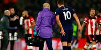 Harry Kane sai lesionado de jogo contra o Southampton (Foto: ADRIAN DENNIS / AFP)  Foto: Lance!