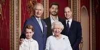 Evaristo Costa posta montagem com a família real do Reino Unido.  Foto: Instagram / @evaristocostaoficial / Estadão Conteúdo