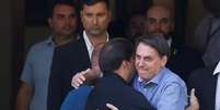 Após troca de farpas, Bolsonaro e Maia se reúnem no Planalto  Foto: Reuters