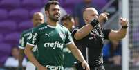 Bruno Henrique foi substituído com três minutos de jogo neste sábado (Cesar Greco/Agência Palmeiras/Divulgação)  Foto: Lance!