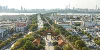 Wuhan, na região central da China, é a sétima maior cidade do país — e entrou definitivamente no mapa mundial por ter sido origem de novo coronavírus  Foto: Getty Images / BBC News Brasil