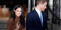 Pr&iacute;ncipe Harry e Meghan Markle em visita &agrave; Canada House, em Londres 
07/01/2020
REUTERS/Toby Melville  Foto: Reuters