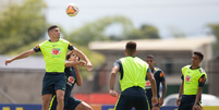 Jogadores em treinamento para a partida contra o Paraguai (Foto: Divulgação/CBF)  Foto: Gazeta Esportiva