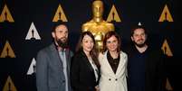 Shane Boris, Joanna Natasegara, Petra Costa e Tiago Pavan, indicados ao Oscar de melhor documentário, durante recepção na Academia de Artes e Ciências Cinematográficas de Beverly Hills, Califórnia, EUA
04/02/2020
REUTERS/Mario Anzuoni

O americano Shane Boris, a produtora britância Joanna Natasegara, a diretora Petra Costa o produtor Tiago Pavan, indicados ao Oscar de documentário Foto: VALERIE MACON / AFP


lls, California, U.S., February 4, 2020. REUTERS/Mario Anzuoni  Foto: Reuters