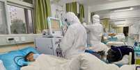 Foto publicada em rede social pelo Hospital Central de Wuhan mostra pacientes sendo atendidos
25/01/2020
THE CENTRAL HOSPITAL OF WUHAN VIA WEIBO /via REUTERS  Foto: Reuters