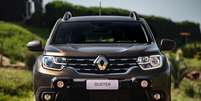 Novo Renaullt Duster visto de frente: grade com linhas horizontais ligando as luzes DRL.  Foto: Renault / Divulgação