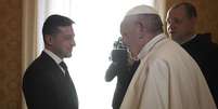 Papa recebe Zelensky e faz apelo por paz na Ucrânia  Foto: AP / Ansa - Brasil