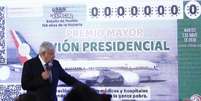 O presidente mexicano descreveu o avião como símbolo do excesso governamental  Foto: EPA / BBC News Brasil