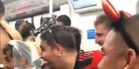 Um vídeo com foliões cantando a música 'Baby Shark' está fazendo sucesso na internet  Foto: Twitter / @rolealeatorio / Estadão Conteúdo