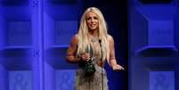 Britney Spears aceita pr&ecirc;mio no GLAAD Media  Foto: Mario Anzuoni / Reuters