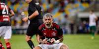 Alô, Babu! O Gabigol ficou, viu? (Marcelo Cortes / Flamengo)  Foto: LANCE!