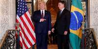 Bolsonaro e Trump jantaram no sábado (7/3): presidente americano disse que o país sempre 'ajudaria o Brasil'  Foto: Tom Brenner/Reuters / BBC News Brasil