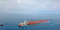 Navio MV Stella Banner com carregamento de min&eacute;rio da Vale pendeu a cerca de 100 quil&ocirc;metros do porto de Itaqui, no Maranh&atilde;o  Foto: Marinha/Divulga&ccedil;&atilde;o / Estad&atilde;o